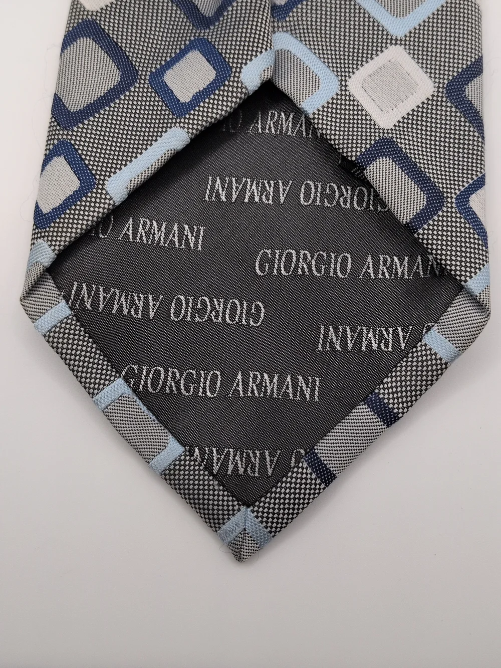 Giorgio Armani Men's Necktie Silk Blue Gray Geometric Tie Italy 62